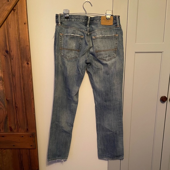 Abercrombie men’s distressed button fly jeans - Picture 6 of 6